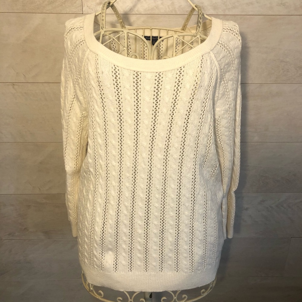 American Eagle Cable Knit Sweater Large